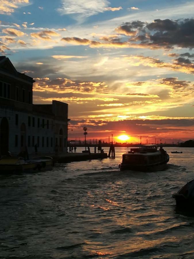 Apartment Ca' Petrona Venesia Bagian luar foto